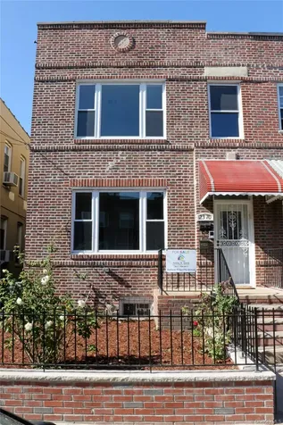 2370 26th Street Astoria NY 11105