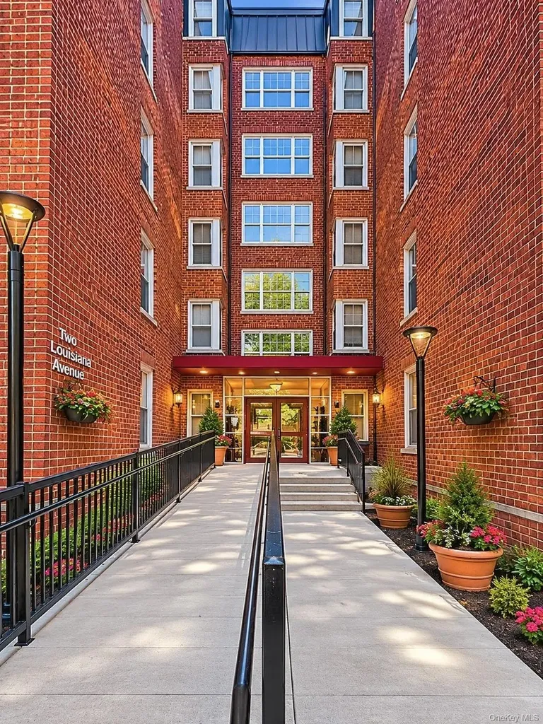 2 Louisiana Avenue Bronxville NY 10708