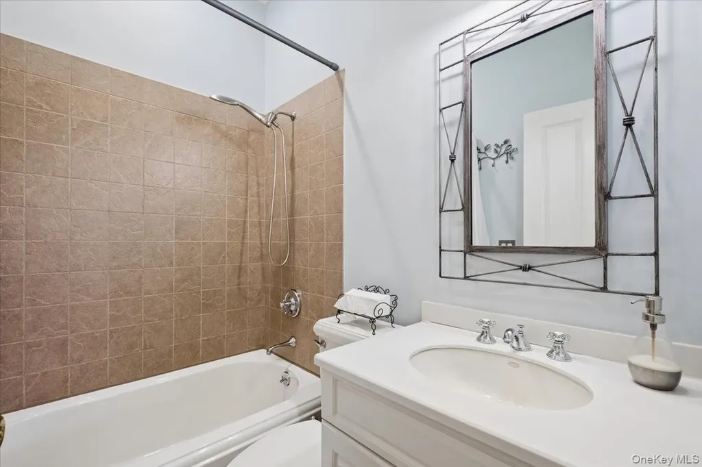 3 Oak Lane Larchmont NY 10538