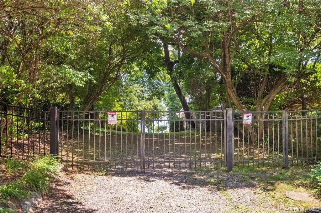 3 Oak Lane Larchmont NY 10538