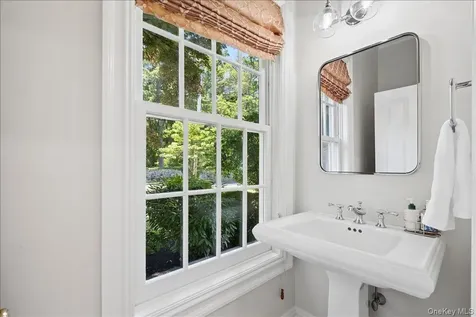 3 Oak Lane Larchmont NY 10538