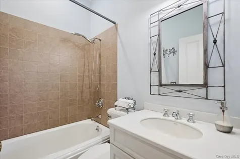 3 Oak Lane Larchmont NY 10538