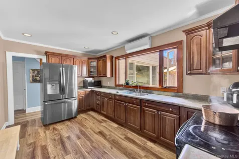 64 E Roe Boulevard Patchogue NY 11772