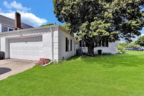 64 E Roe Boulevard Patchogue NY 11772