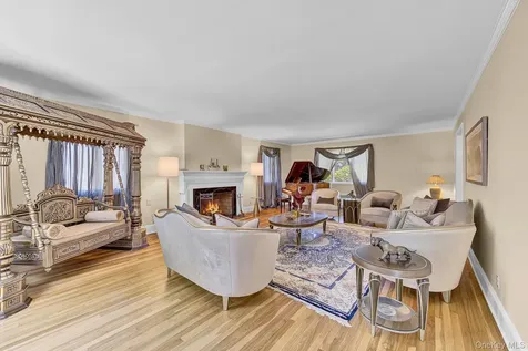 64 E Roe Boulevard Patchogue NY 11772