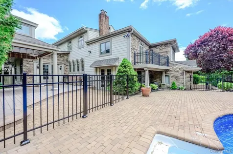 47 Shoreham Road Massapequa NY 11758