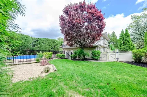 47 Shoreham Road Massapequa NY 11758