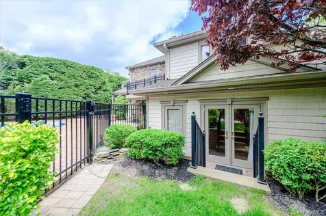 47 Shoreham Road Massapequa NY 11758