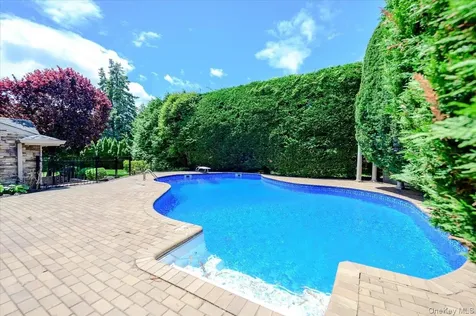 47 Shoreham Road Massapequa NY 11758