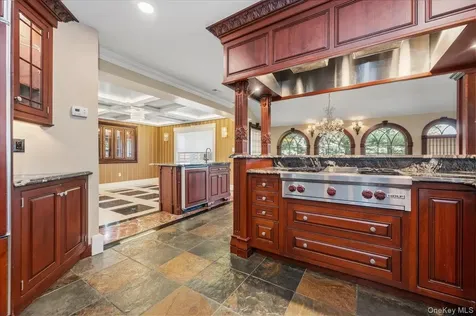 47 Shoreham Road Massapequa NY 11758