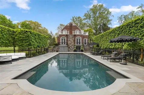 8 Boxwood Lane Rye NY 10580