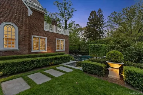 8 Boxwood Lane Rye NY 10580