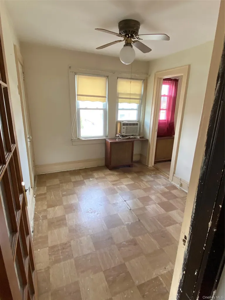 78 E Lincoln Avenue Valley Stream NY 11580