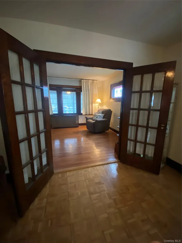 78 E Lincoln Avenue Valley Stream NY 11580