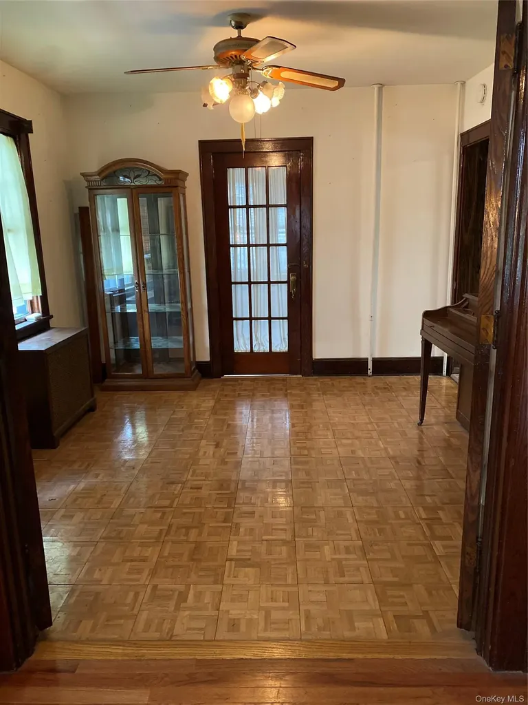 78 E Lincoln Avenue Valley Stream NY 11580