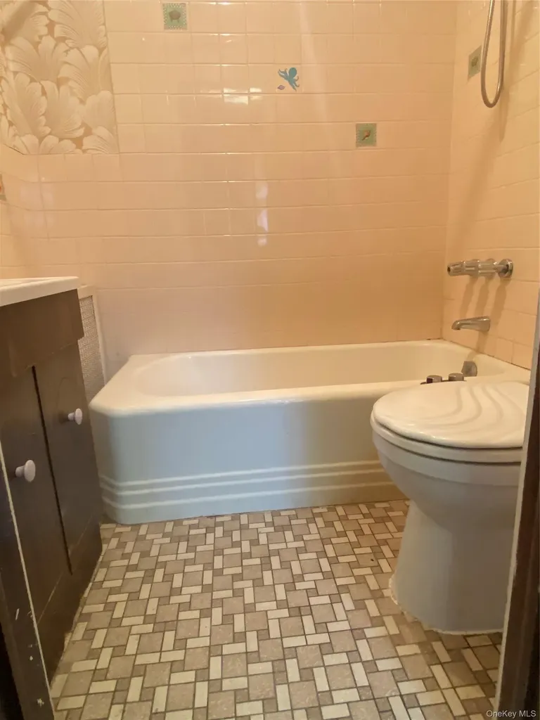 78 E Lincoln Avenue Valley Stream NY 11580