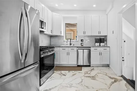 1315 6th Avenue New Hyde Park NY 11040