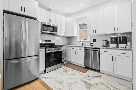1315 6th Avenue New Hyde Park NY 11040