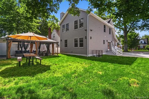 1315 6th Avenue New Hyde Park NY 11040