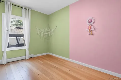 1315 6th Avenue New Hyde Park NY 11040