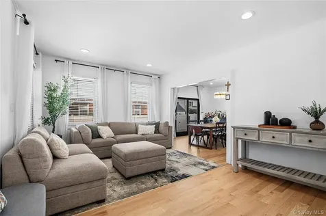1315 6th Avenue New Hyde Park NY 11040