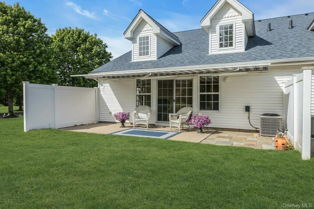 1 Summerfield Lane S Aquebogue NY 11901