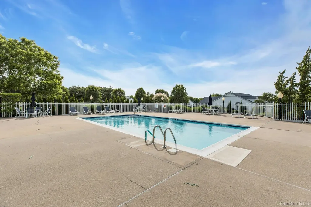 1 Summerfield Lane S Aquebogue NY 11901