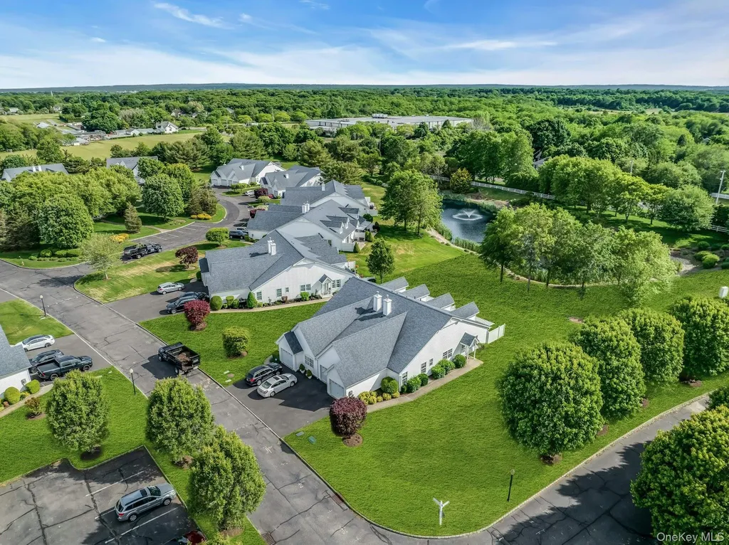 1 Summerfield Lane S Aquebogue NY 11901