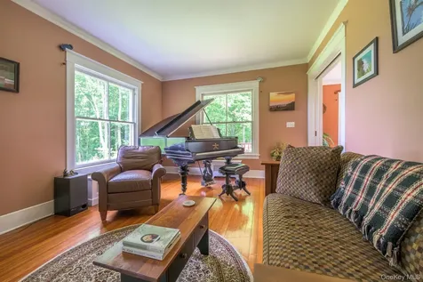 1530 River Road West Coxsackie NY 12124