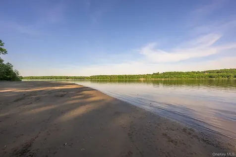 1530 River Road West Coxsackie NY 12124
