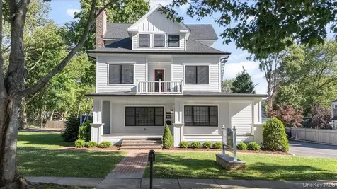 34 Dewey Street Huntington NY 11743