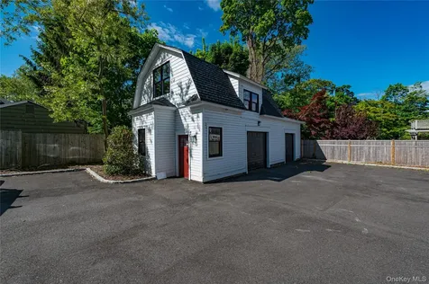 34 Dewey Street Huntington NY 11743