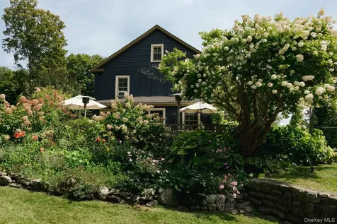 6 Autumn Lane Amenia NY 12501