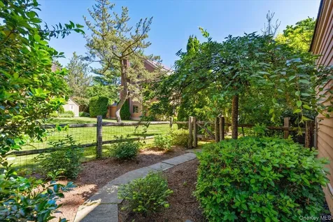 219 Treetop Crescent Lane Rye Brook NY 10573