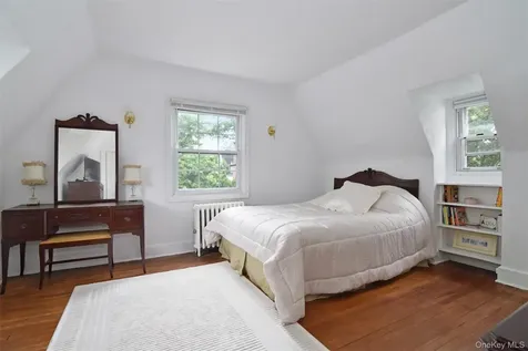 7 Garden Place Pelham NY 10803