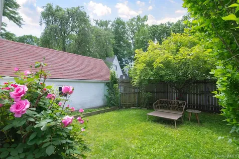 7 Garden Place Pelham NY 10803