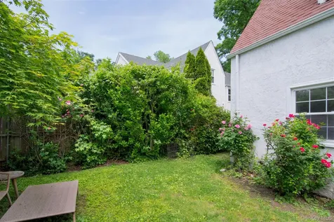 7 Garden Place Pelham NY 10803