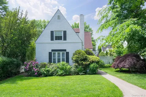 7 Garden Place Pelham NY 10803