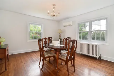 7 Garden Place Pelham NY 10803