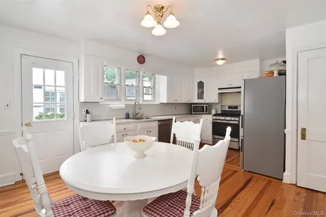 7 Garden Place Pelham NY 10803