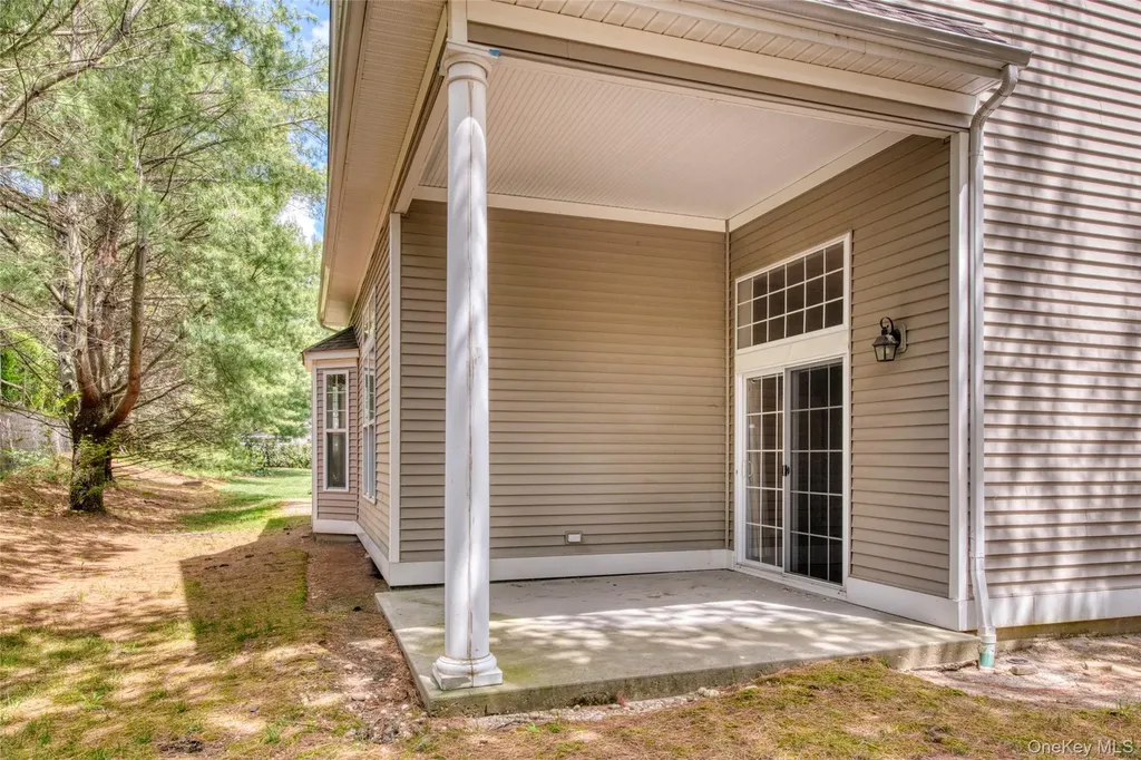 177 Melody Court Eastport NY 11941