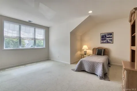 177 Melody Court Eastport NY 11941