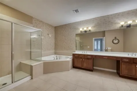 177 Melody Court Eastport NY 11941