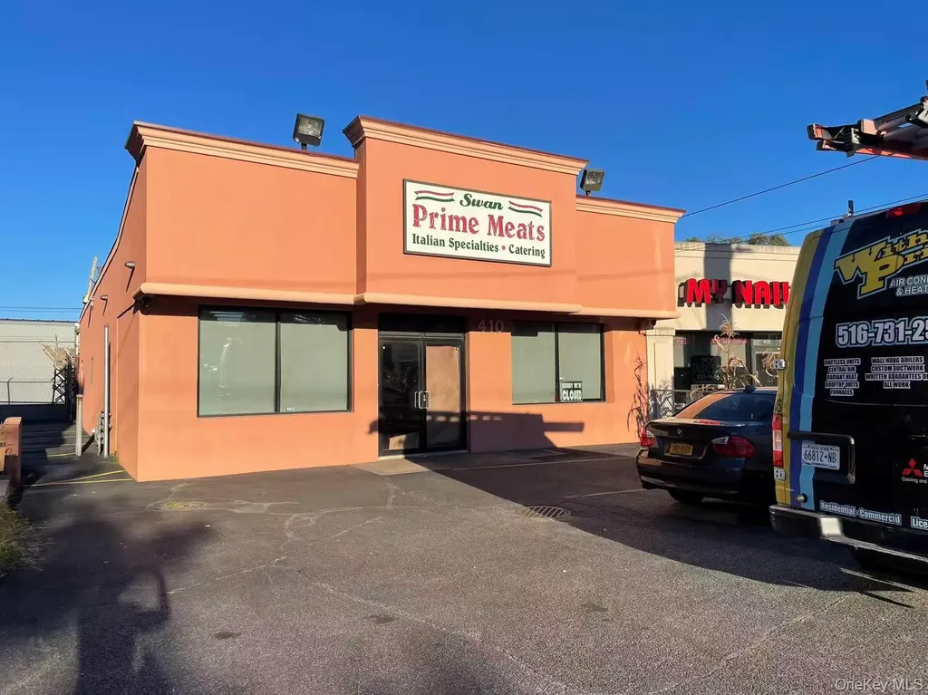 410-412 N Wantagh Avenue Bethpage NY 11714