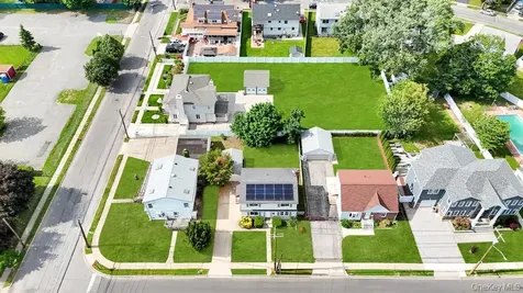 15 Farm Lane Hicksville NY 11801
