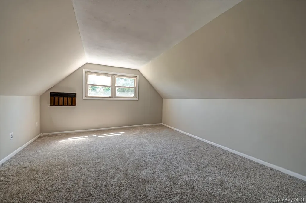 31 Pickwick Drive Commack NY 11725