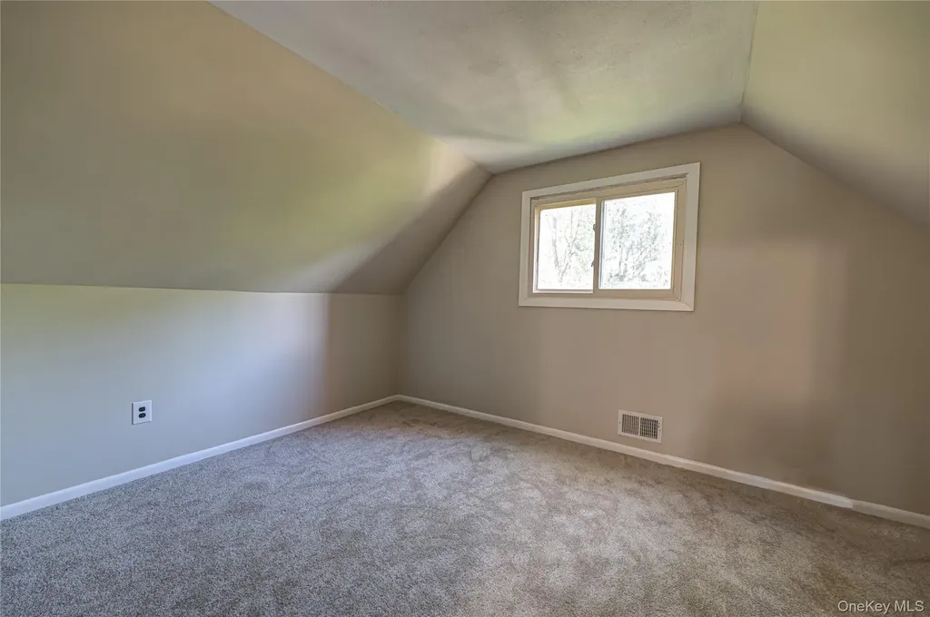 31 Pickwick Drive Commack NY 11725