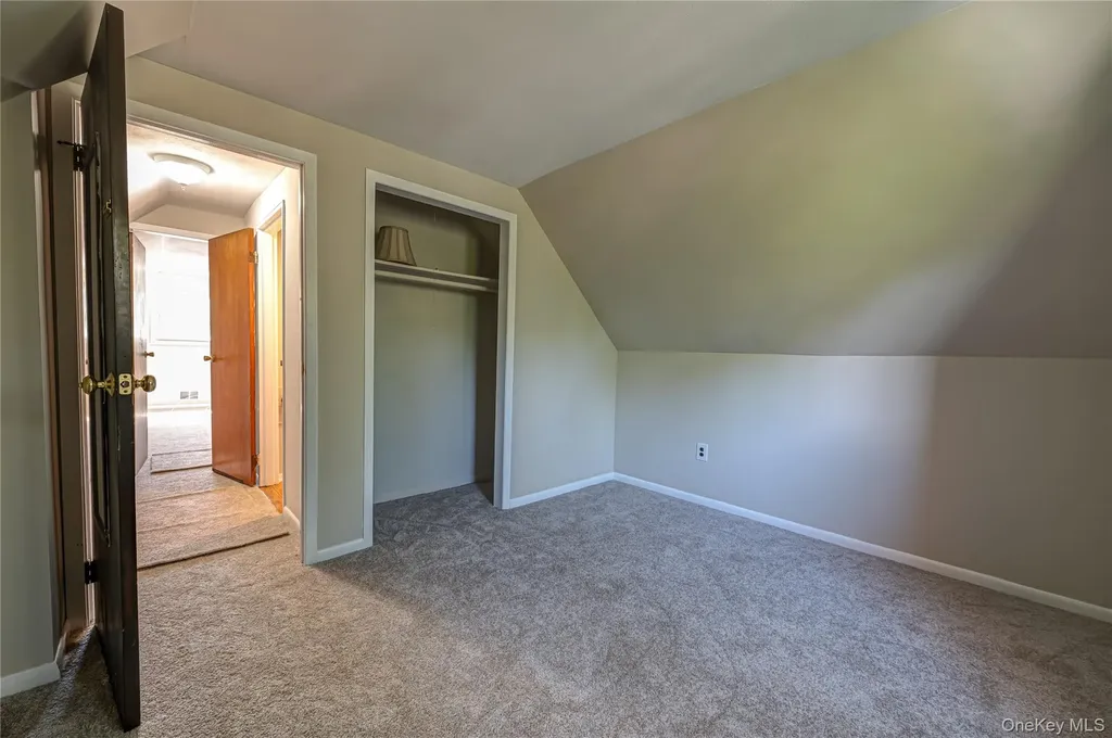 31 Pickwick Drive Commack NY 11725