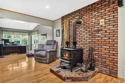 21 Straub Drive Pleasant Valley NY 12569