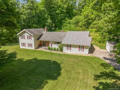 21 Straub Drive Pleasant Valley NY 12569